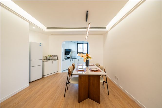 Modern Shared Living | 650m to Metro Lines 2/11 | Secure Digital Entry