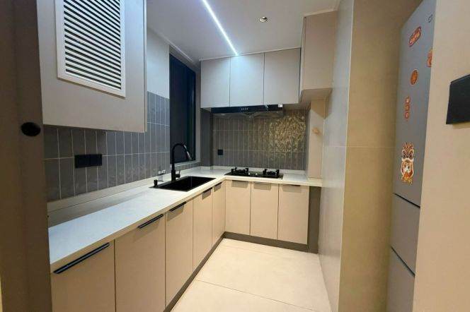 Modern 1br apt,CA,Floor heating,close to Korean Town,Hechuan station,L9