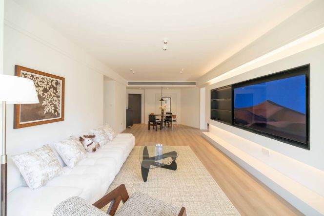 3 Brs, 2 Baths, Floor Heating/Central ac/ Dish washer, 140 sqm @ Wuning metro L13