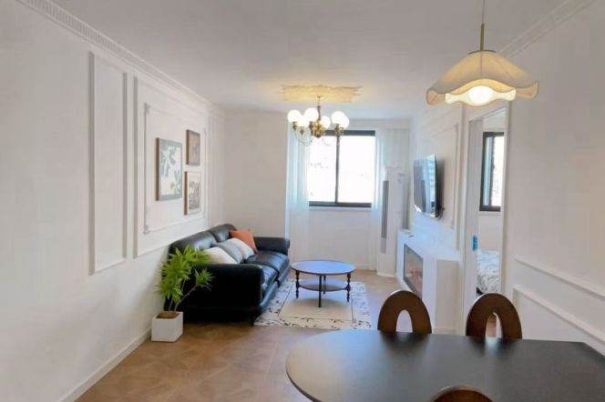 Spacious&Bright&Modern Elevator 1Bdr 1Bath Apt+L3/4/11/14 Cao Yang Rd+L11/13 Long De Rd