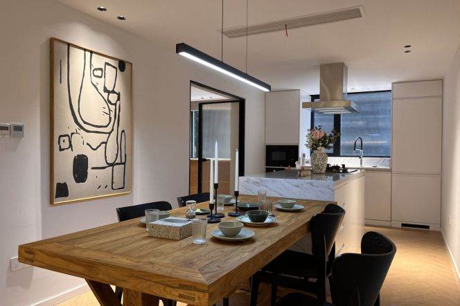 Simple & Beautiful 3+1BR | West Nanjing rd Metro | 1F with huge garden