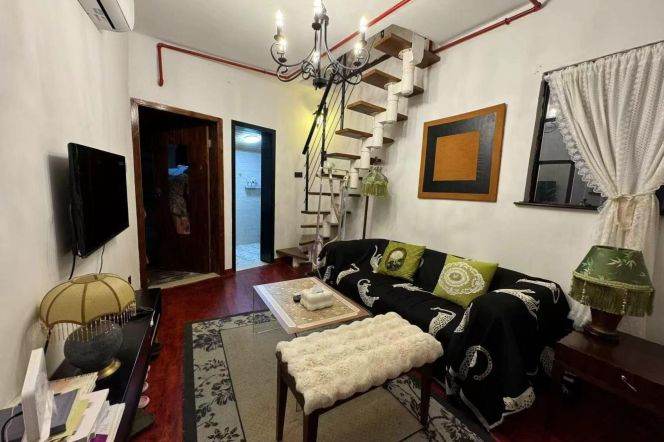 Cozy duplex 1 br next XuJiaHui Park on WanPing Rd .easy to L 1/9/11