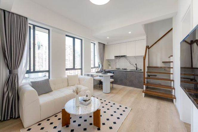 3 Brs, 2 Baths with Balcony, Central ac, Oven, 110 sqm @ Shangcheng metro L9