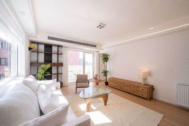 Brightly 2brs with open balcony @jingan temple /jiangsu rd area