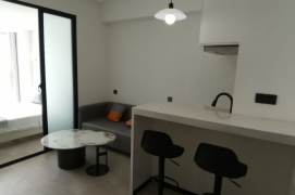 Cozy 1br apt with elevator,close to Weining station,Line 2,good price
