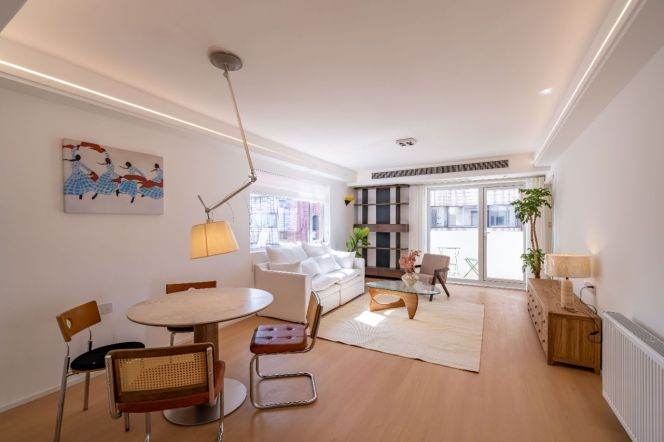 Brightly 2brs with open balcony @jingan temple /jiangsu rd area