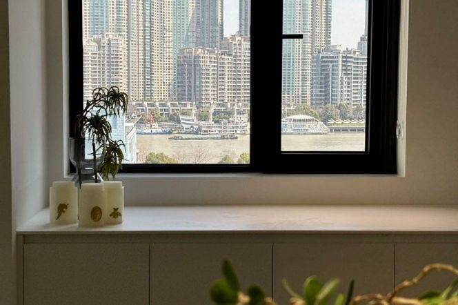 Nice river view 168.8sqm with open balcony @ nearby the bund