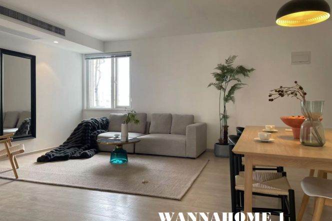 Great View+Nice Open Balcony/Spacious&Modern 2Brs 1Bath Apt+Nice Compound+Xin Tian Di CBD