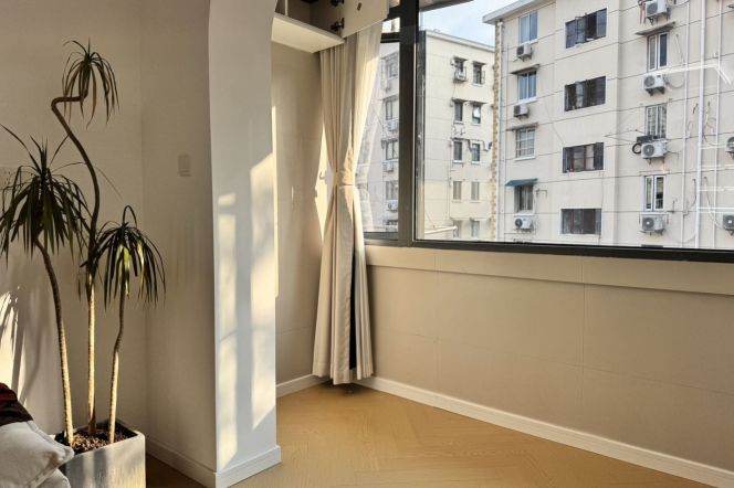 Big 1Br+Elevator /Next to L3&4 West Yan'an rd & Jiaotong University Mt/South/Bright /8.5K