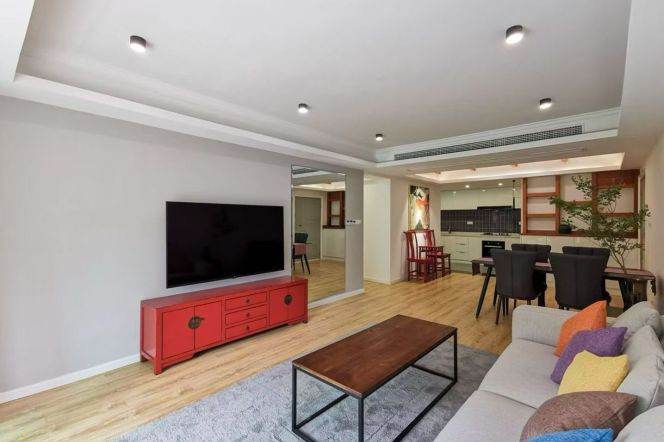 3 Brs, 2 Baths with Open Balcony/Gym/Swimming Pool, 150 sqm @ Jiangsu metro L2&11