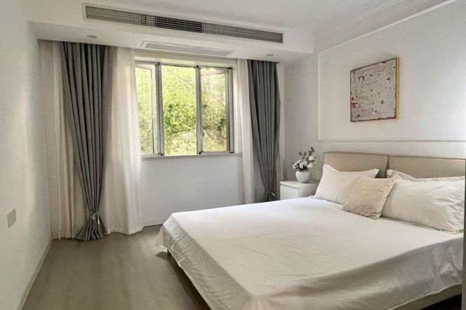 Elevator 3br with heating near West Yan'an Road/Hongqiao Road St.