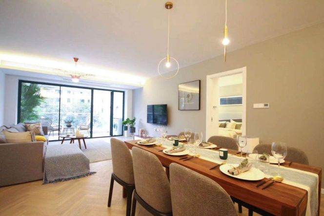 modern 4brs floor heating open balcony in most popular compound Xujiahui 30K