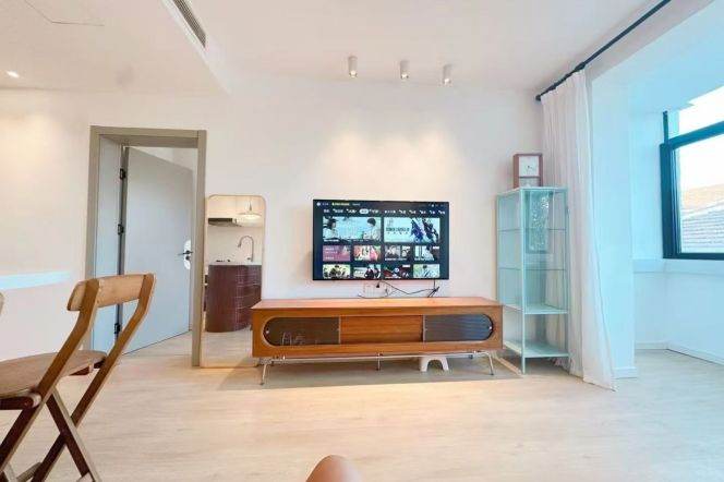 Charming real 1br 1lr Nr L1/10/12 S shanxi rd sta
