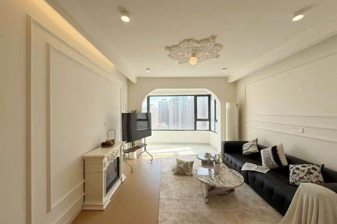 2 Brs, 1 Living room, 110 sqm, High rise Building @ Madang metro L9&13