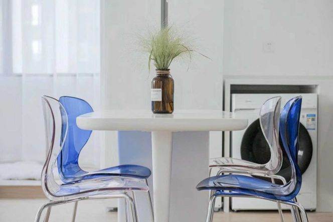 Sun-Drenched 150㎡ 2+1BR w/ Wrap-Around Light near W.Nanjing Road