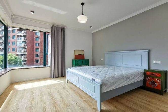 3 Brs, 2 Baths with Open Balcony/Gym/Swimming Pool, 150 sqm @ Jiangsu metro L2&11