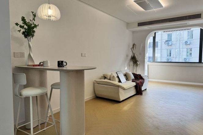 Big 1Br+Elevator /Next to L3&4 West Yan'an rd & Jiaotong University Mt/South/Bright /8.5K