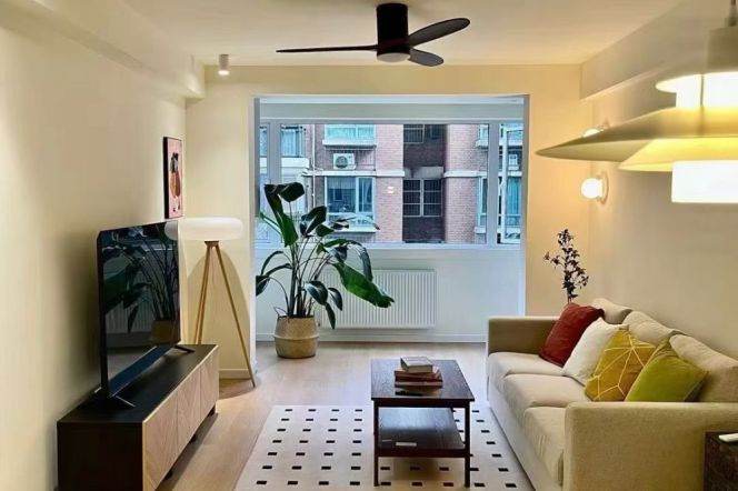 Quality modern two bedrooms w elevator near Jing’an temple 