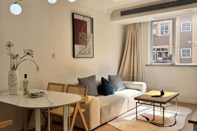 Spacious & Sunny 1Br | Next to L2/15 Loushanguan rd | All south