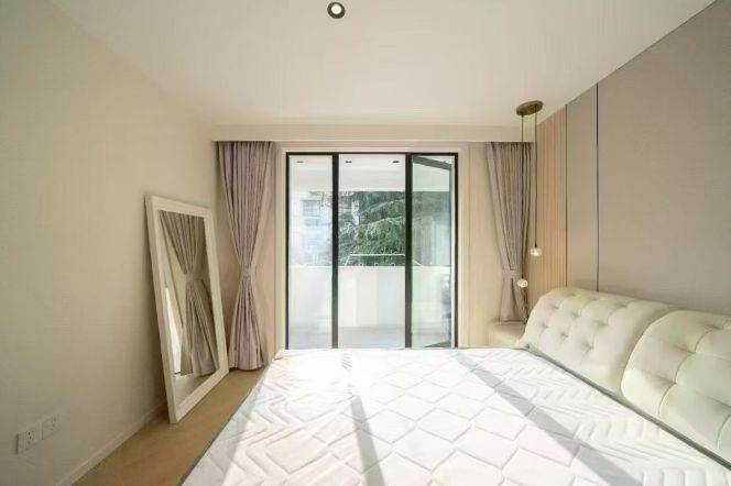 Wukang/Anfu rd floor heating 2brs/2lr/2ba apt wt balcony; L1/7