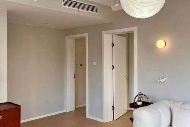 Xingguo/ Huashan rd bright 2brs/2lr/1ba apt with balcony;L10