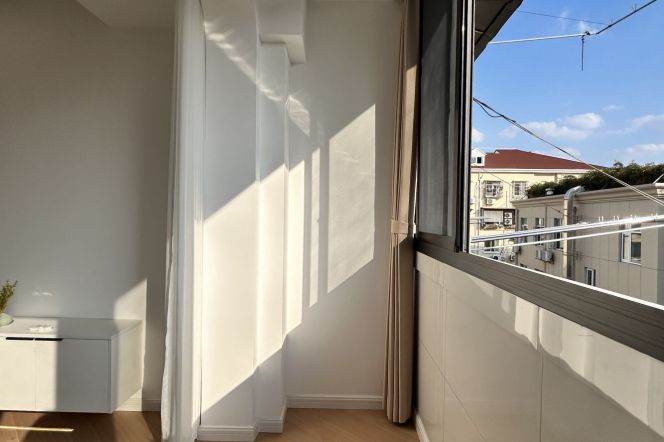 Standard 1Br+Elevator | Next to L2/15 Loushanguan rd & Zhongshan Park | Simple style