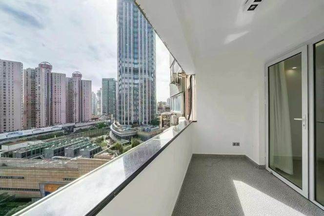 Tianzifang floor heating 1br/2lv/1bt apt with balcony; L9