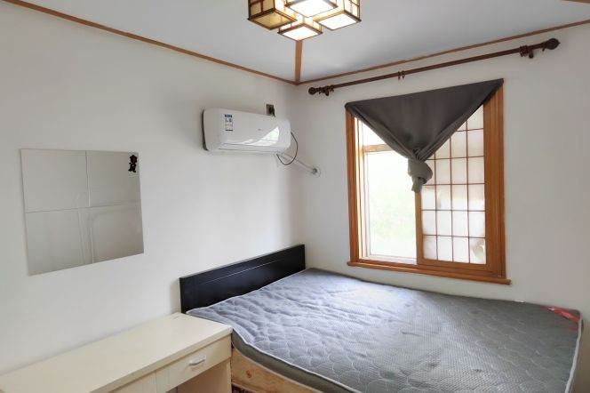 Cozy bright centre room Jiaotong university 10/11 hong qiao Lu 3/4 DHU