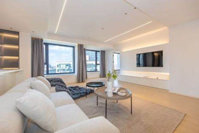 Xujiahui/4br2bt/central AC/floor heat/outdoor balcony/oven