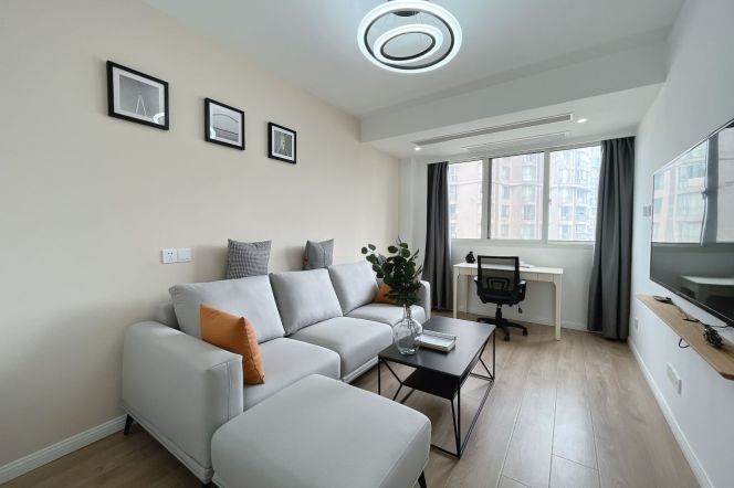 Sihe Garden /Spacious 1Br Apt 80Sqm / Heating ,Jing'an Temple Metro L2/7/14