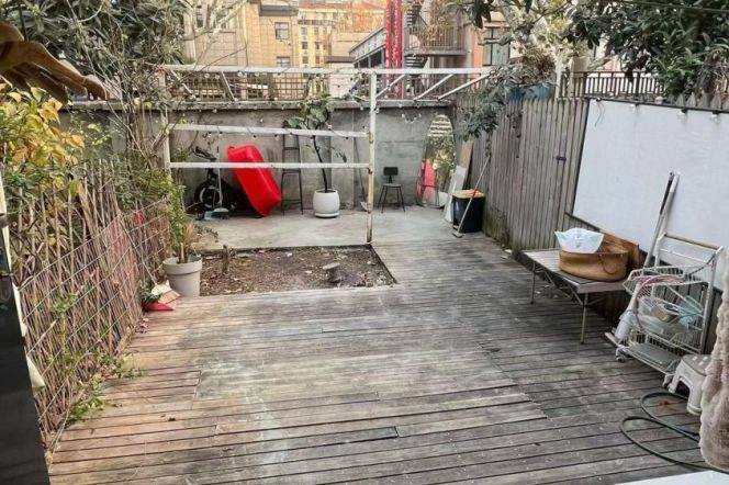 Cozy 1 br with big garden, pets friendly in XuHui . L 7/9 ZhaoJiaBang Rd St