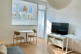 Line 7/9 Zhaojiabang Road -Standard 1bed with elevator- Light decoration- full of natural sunlight 