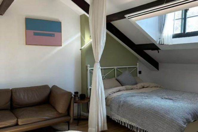 Bright South-Facing 1-BR Near Jing’an Temple