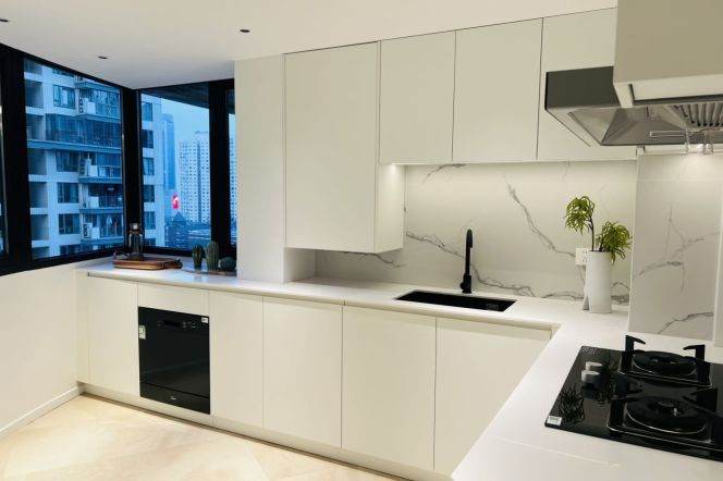 very good price modern 3brs floor heating in most popular compound Xujiahui only 24k