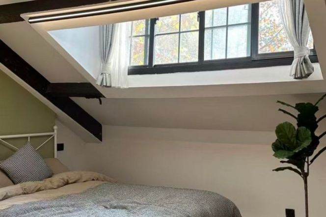 Bright South-Facing 1-BR Near Jing’an Temple