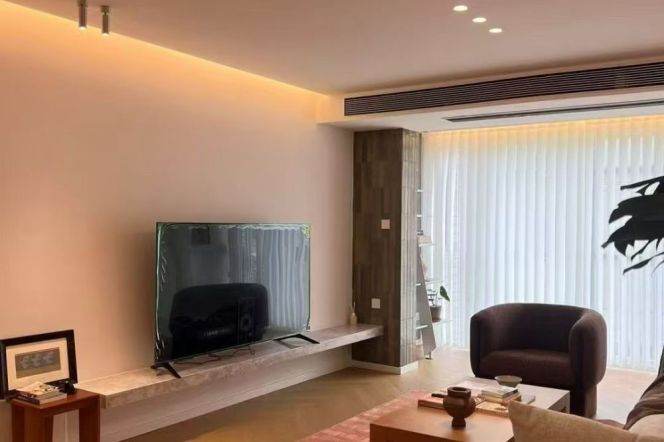 23.5k Brand new 3Br 2Bathr in a beautiful compound Nr Changping Rd.line7