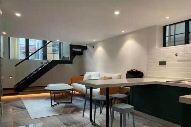 Unique 2 br with 2 baths with floor heating in old XuHui ,easy to  L1/7 ChangShu Rd St.