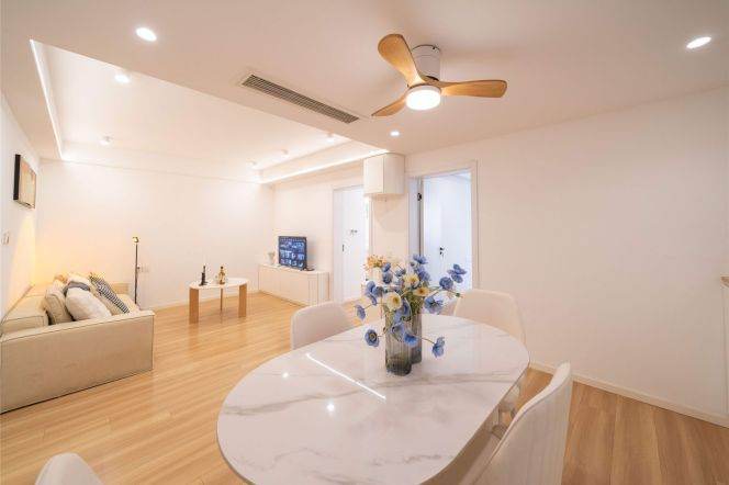 14k Clean 2Br with floor heating Nr Jiashan Rd.line9/12