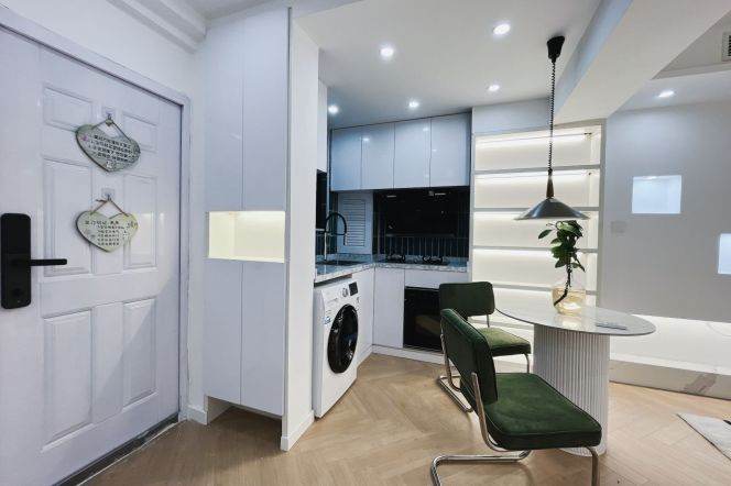 Modern 1br apt | Jiangsu rd Metro L2/11 | Elevator 8F | 9.2K