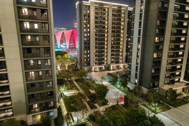 Modern 3 br with floor heating in QianTan ,easy to NYU, L 6/8/11 Oriental Sports center