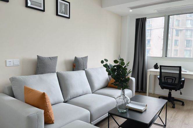Sihe Garden /Spacious 1Br Apt 80Sqm / Heating ,Jing'an Temple Metro L2/7/14