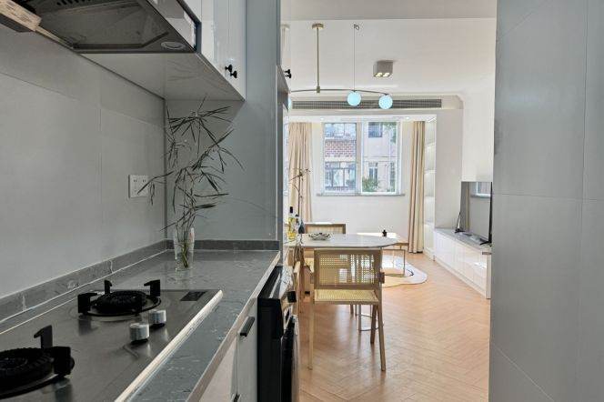 Spacious & Sunny 1Br | Next to L2/15 Loushanguan rd | All south