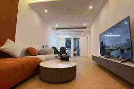 10k Nice 2Br Nr Jiangsu Rd.line2/11