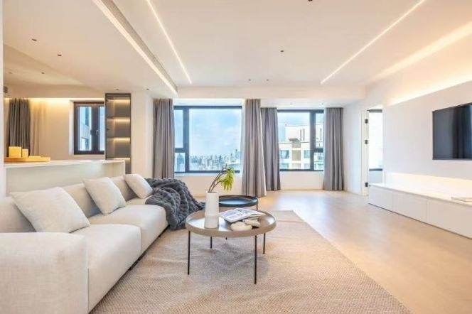 Xujiahui/4br2bt/central AC/floor heat/outdoor balcony/oven