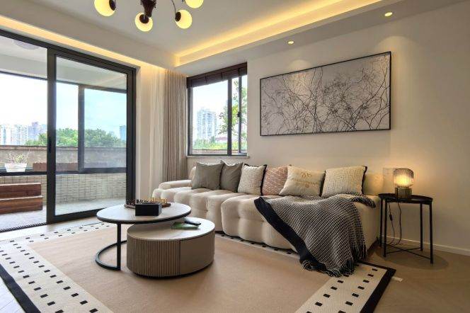 West Nanjing Rd metro/3br2bt/central AC/floor heat/dishwasher/oven/balcony/100sqm terrace