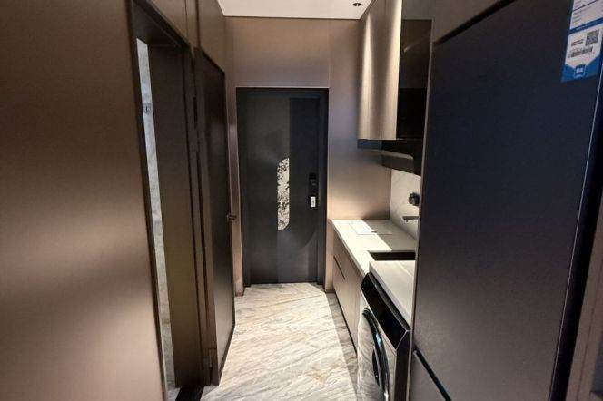 1Studio near line 1/9/11 Xujiahui and Jiao'tong Uni can long and short term lease