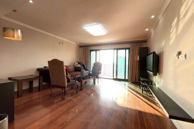 Moder 2brs with floor heating  in Lujiazui