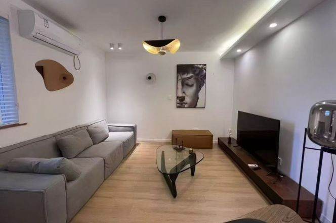 Modern 1+1br/100sqm &elevator/oven @Jiangsu Rd & Line 2/11