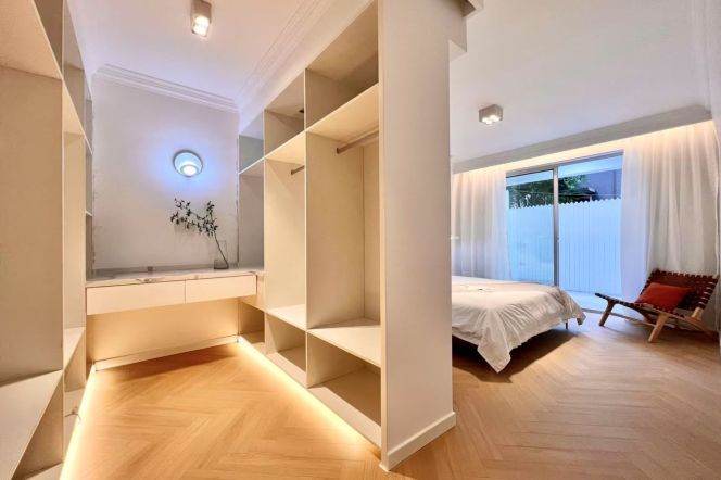 Nice dress room. 1sr floor. Big terrace 