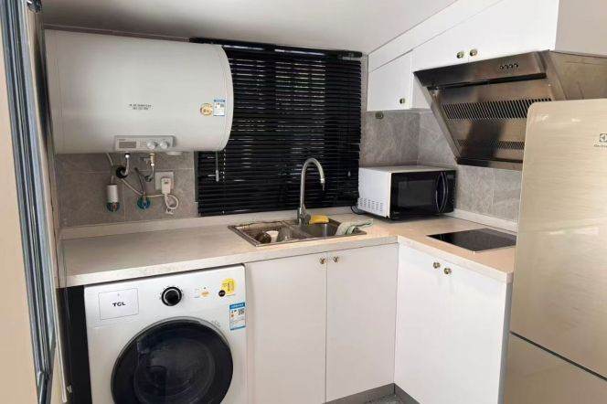 Nice yard 1Br/1Lr/1Bt apt nr Jiaotong university,M10/11